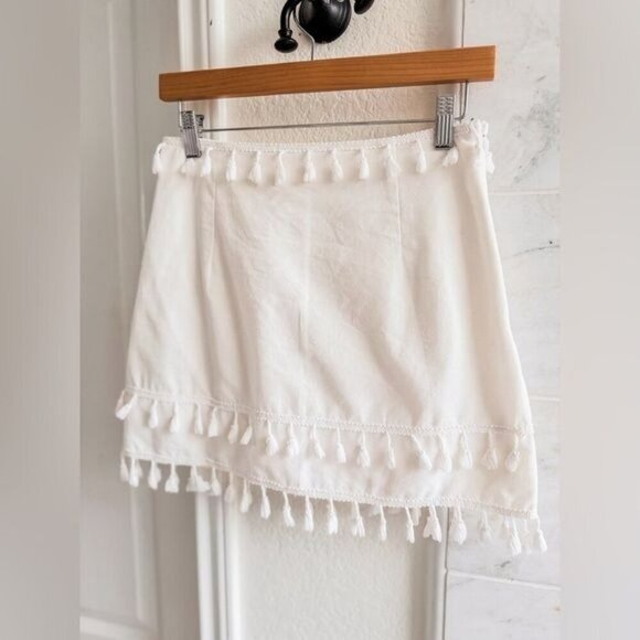 White Mini Skirt Size Small with Tassels - Picture 10 of 16